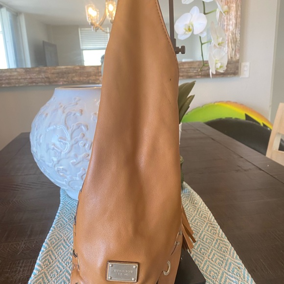 Michael Kors Bag (Tan) w/Silver Hardware. - Picture 5 of 12